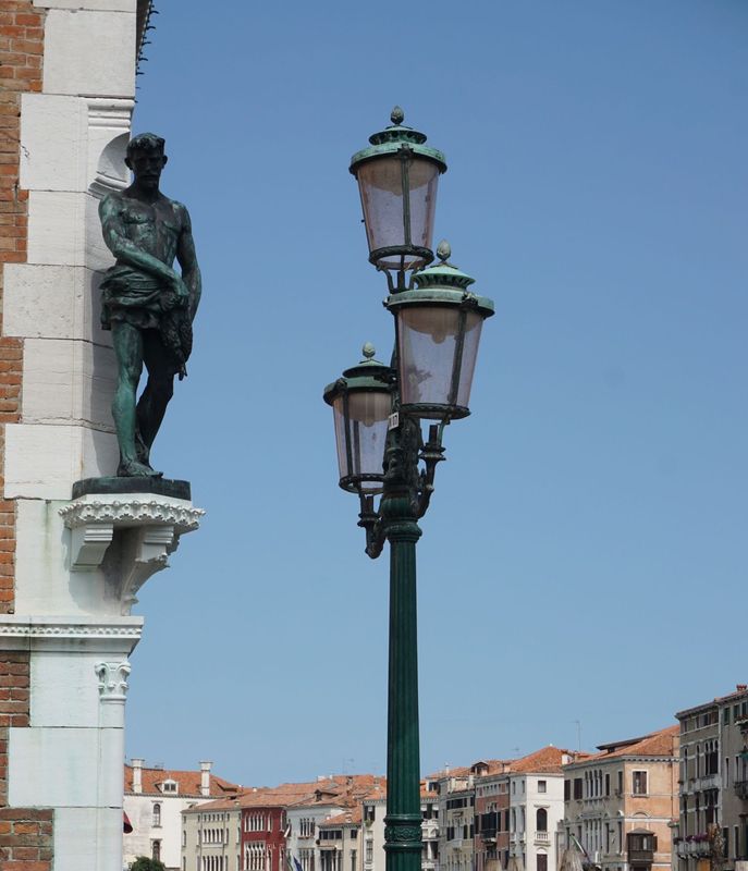 statue in Venice